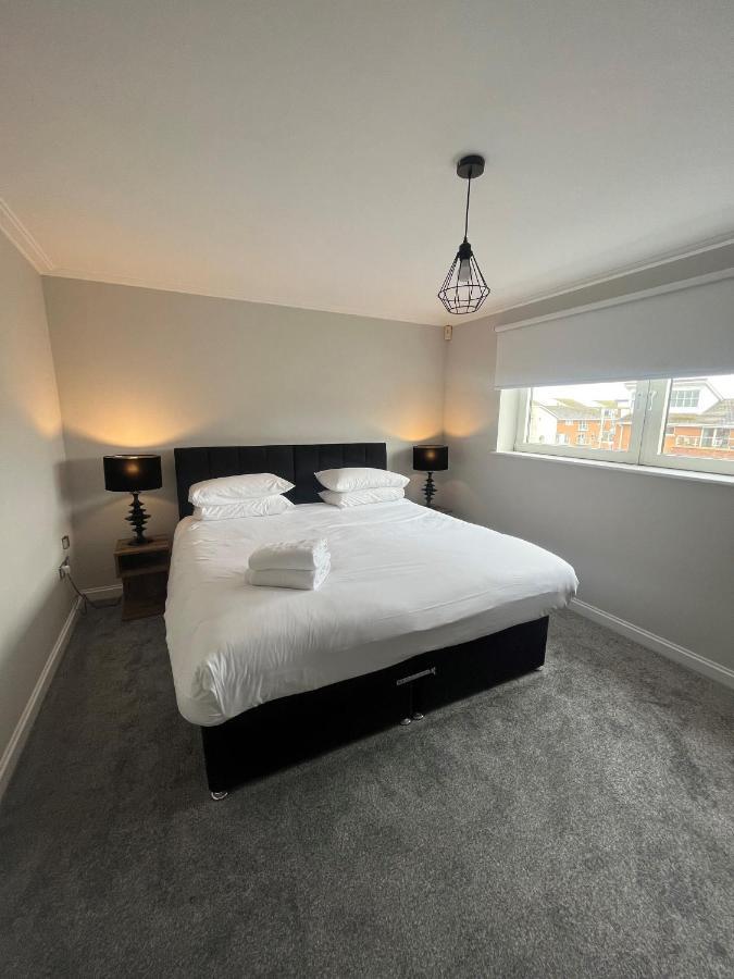 Century Wharf Apartments By Urban Space Cardiff Exterior foto
